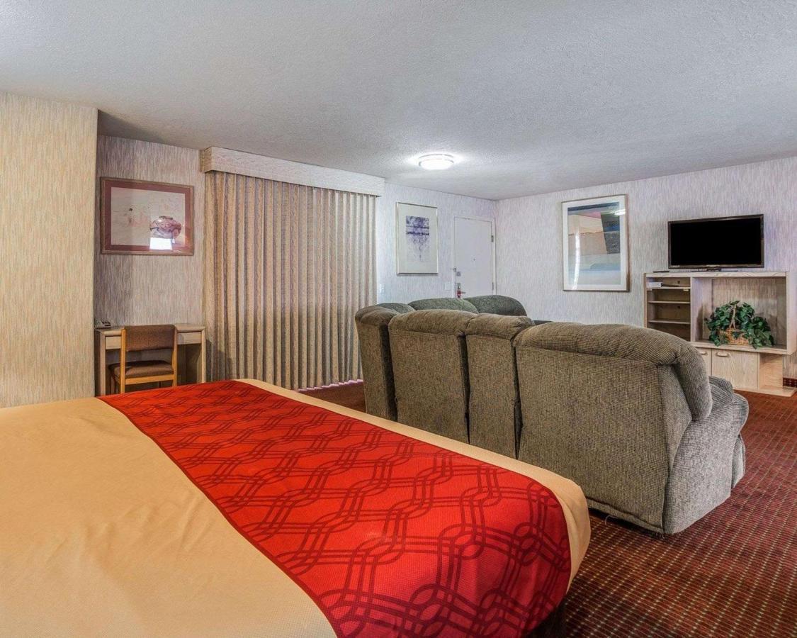 Econo Lodge St George North - Near Pioneer Park St. George Buitenkant foto