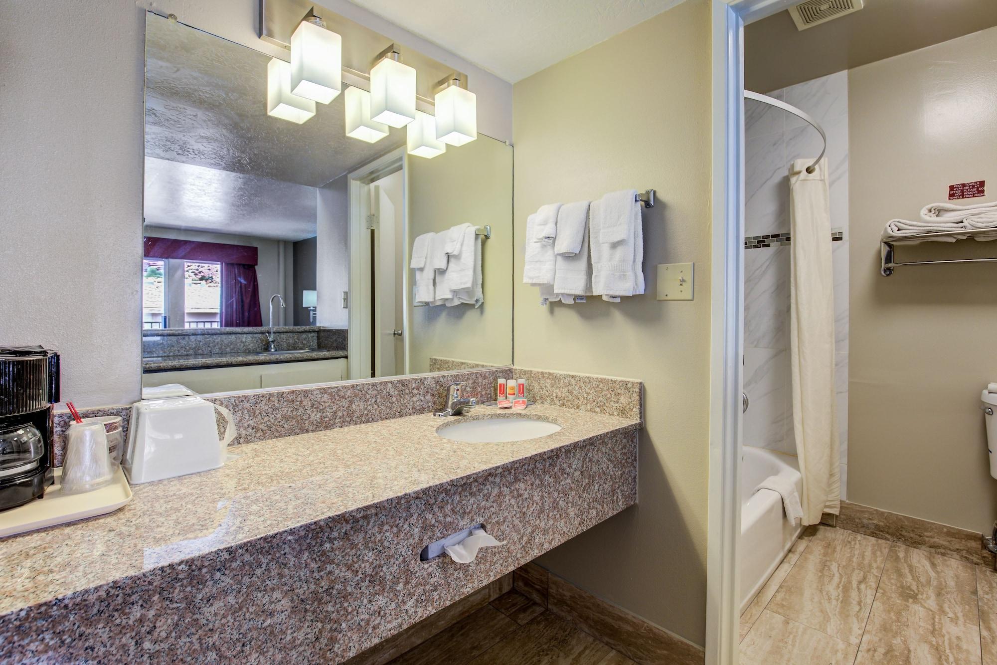 Econo Lodge St George North - Near Pioneer Park St. George Buitenkant foto