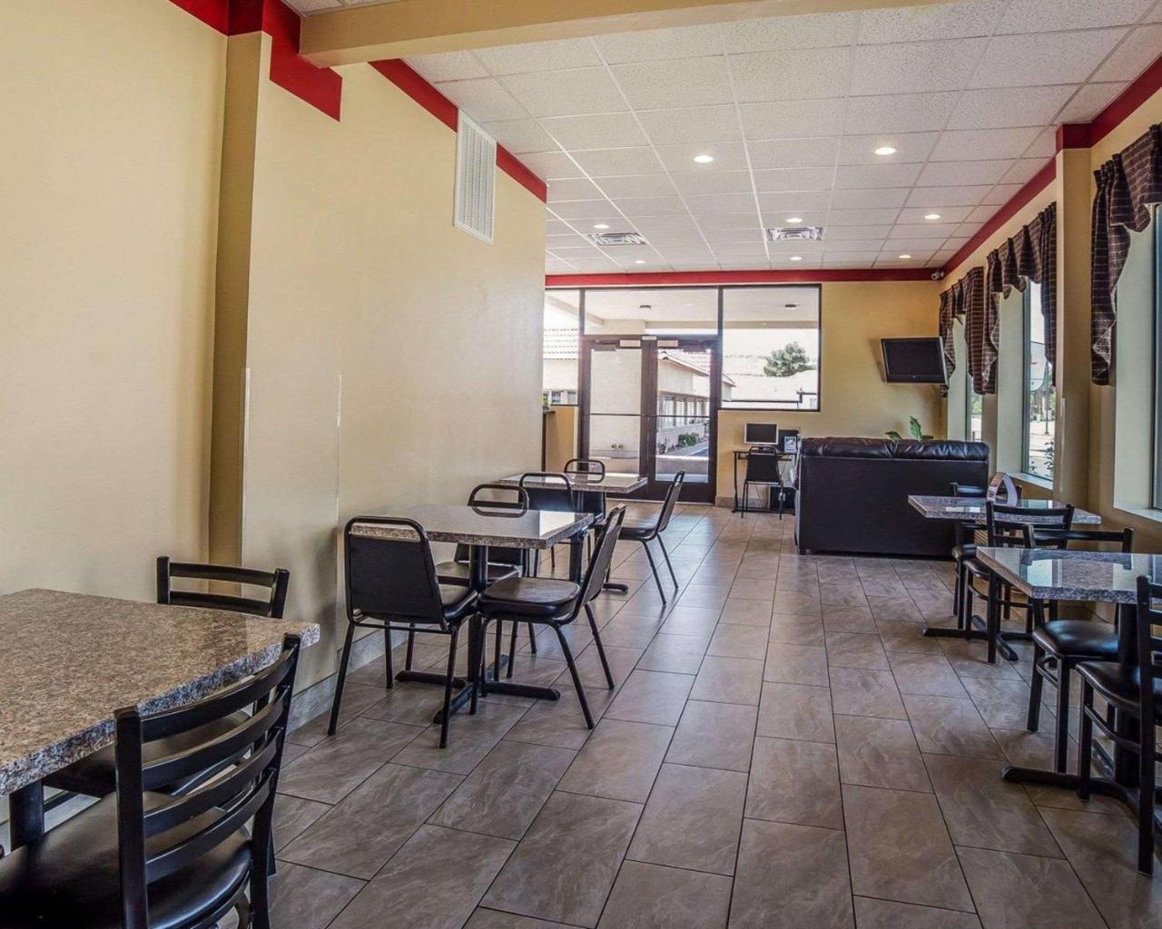 Econo Lodge St George North - Near Pioneer Park St. George Buitenkant foto